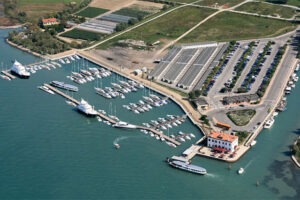 Marina Fiorita porto